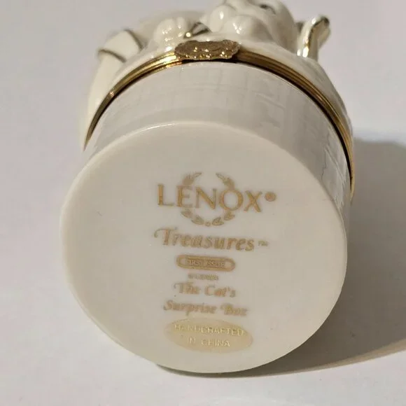 Lenox Treasures "The Cat's Surprise" Trinket Box with cat charm - Picture 2 of 5